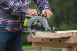 Ryobi R18CS7-0 BL ONE+ 18V Li-Ion Accu Cirkelzaag Body - 184mm - Koolborstelloos - 5133002890 11 Ryobi R18CS7-0 BL ONE+ 18V Li-Ion Accu Cirkelzaag Body - 184mm - Koolborstelloos - 5133002890 -Winkel Voor Huishoudelijk Gereedschap 0d587c55f04a156e5ee6820db1a10fa5