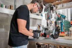 Powerplus POWE80080 Bankslijpmolen - 150W - 150mm -Winkel Voor Huishoudelijk Gereedschap 110c9b55cb4e5cddbbde5f23d0cb35a7