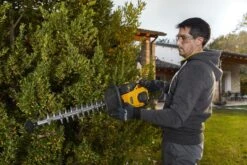 Stiga HT 525 Benzine Heggenschaar - 22,5cc - 0,65kW - 2-takt - 46cm - 35mm -Winkel Voor Huishoudelijk Gereedschap 1948bd02746a14e132b1285d57b78f6b