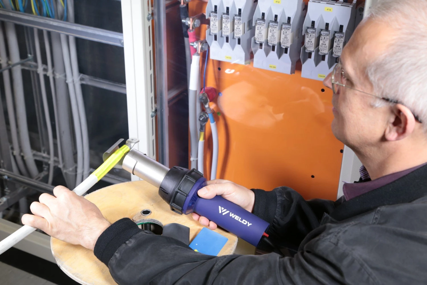 Weldy HT 3400 Heteluchtpistool Energy Incl. 2 Mondstukken - 3400W 7 Weldy HT 3400 Heteluchtpistool Energy Incl. 2 Mondstukken - 3400W - Afbeelding 5