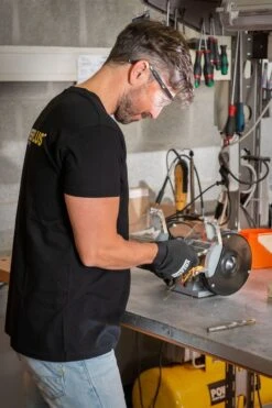 Powerplus POWE80080 Bankslijpmolen - 150W - 150mm -Winkel Voor Huishoudelijk Gereedschap 39dcf399770f6c216e9578e15d241030