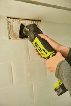 Ryobi R18MT-0 ONE+ 18V Li-Ion Accu Multitool Body Incl. Accessoires - 5133002466 -Winkel Voor Huishoudelijk Gereedschap 5f44e4d3d8330cad47e8642212bb7bb8