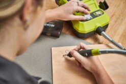 Ryobi R18RT-0 18V Li-Ion Accu Rotatietool Body Incl. 33-delige Accessoire Set - 3,2mm -Winkel Voor Huishoudelijk Gereedschap 64b7bd109561db84faf6f13d01b3a4d2