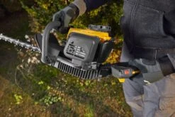 Stiga HT 525 Benzine Heggenschaar - 22,5cc - 0,65kW - 2-takt - 46cm - 35mm -Winkel Voor Huishoudelijk Gereedschap 783d4c71ff2499b1ba5f26b915811cf1