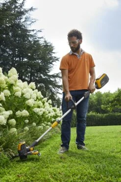 Stiga GT 500e Accu Grastrimmer - 30cm - Telescopisch -Winkel Voor Huishoudelijk Gereedschap 803592508fe695fcfbce35c62f9f4b0e