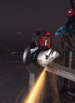 Makita GA9020RFK3 Haakse Slijper Incl. 2 Diamantzaagbladen In Koffer - 2200W - 230mm - Softstart -Winkel Voor Huishoudelijk Gereedschap 9561e6ce5698257a2ac15112e7a47a77