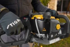 Stiga HT 525 Benzine Heggenschaar - 22,5cc - 0,65kW - 2-takt - 46cm - 35mm -Winkel Voor Huishoudelijk Gereedschap b0e2fbd680081b9dc648d5400724f84a