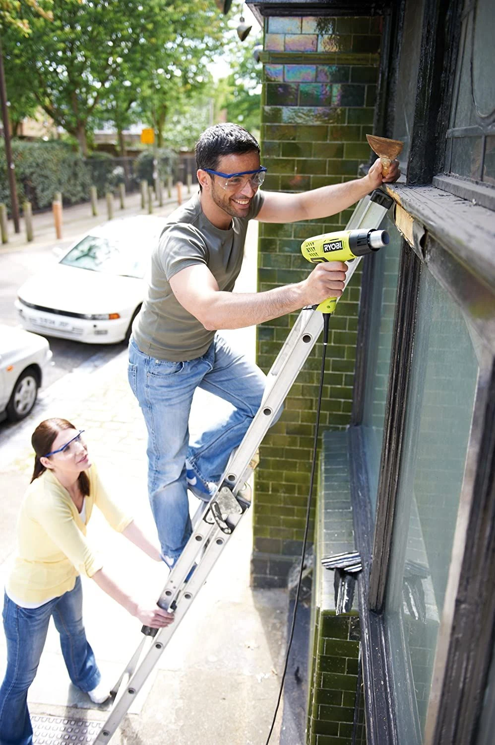 Ryobi EHG2000 Heteluchtpistool Incl. Accessoires - 2000W - 5133001137 5 Ryobi EHG2000 Heteluchtpistool Incl. Accessoires - 2000W - 5133001137 - Afbeelding 3