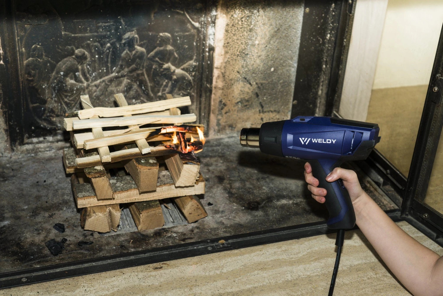 Weldy HG 330-B Heteluchtpistool Incl. 2 Mondstukken - 1600W 9 Weldy HG 330-B Heteluchtpistool Incl. 2 Mondstukken - 1600W - Afbeelding 7