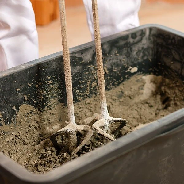 Hyundai 56454 Dubbele Beton-/verfmixer - 1800W - 2x120mm 6 Hyundai 56454 Dubbele Beton-/verfmixer - 1800W - 2x120mm - Afbeelding 4